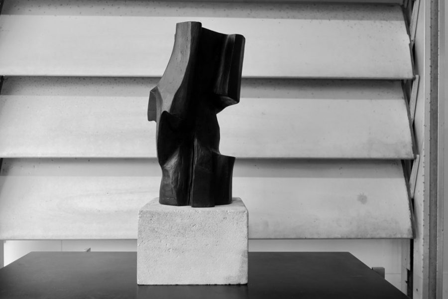 Sculpture en bois brut de Marc Lerude. H: 58cm x l: 14cm (bois) Prix sur demande