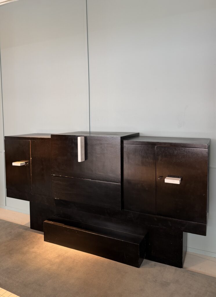 Modernist sideboard. 1930.
